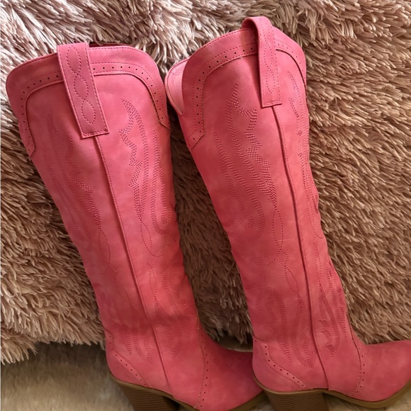 Soda Shoes - Soda Women’s Boots Size 6